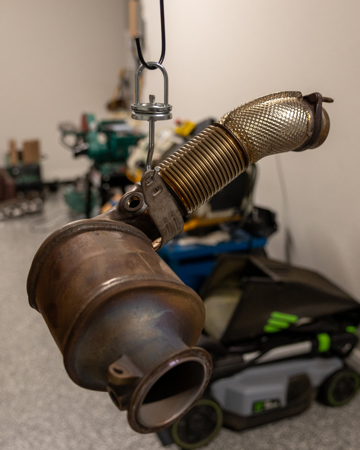 Automotive exhaust component prepared for 3D scanning